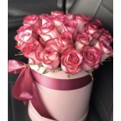19 розовых роз Джамиля в коробке
